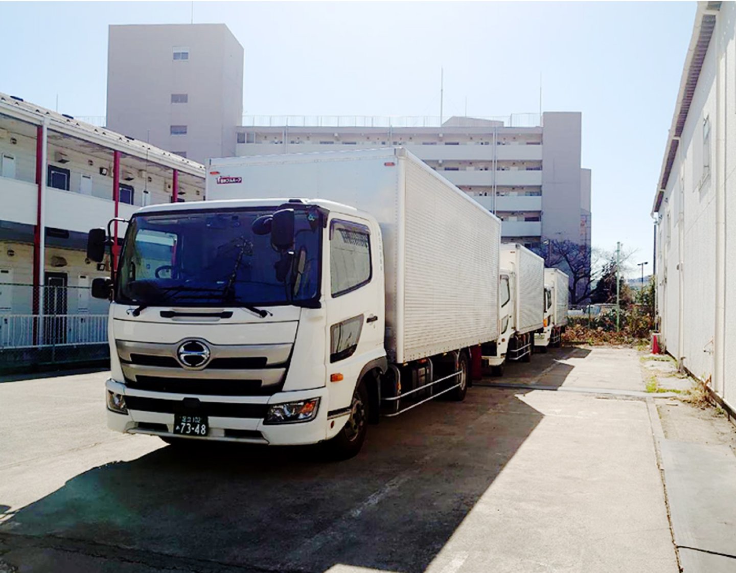新日本運輸株式会社 トラック